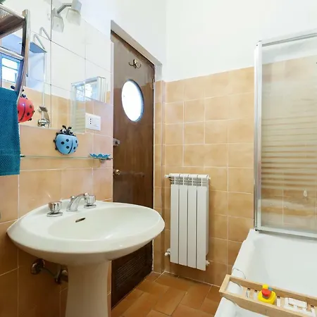 2 Parking - Lerici Center & Home - Rustegu Duze Apartment Lerici