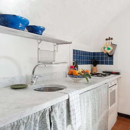 2 Parking - Lerici Center & Home - Rustegu Duze *